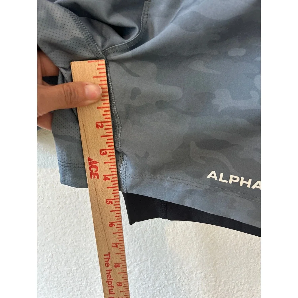 Alphalete Mens Infinity 2-in-1 Training Shorts Grey Camo Compression Liner Small